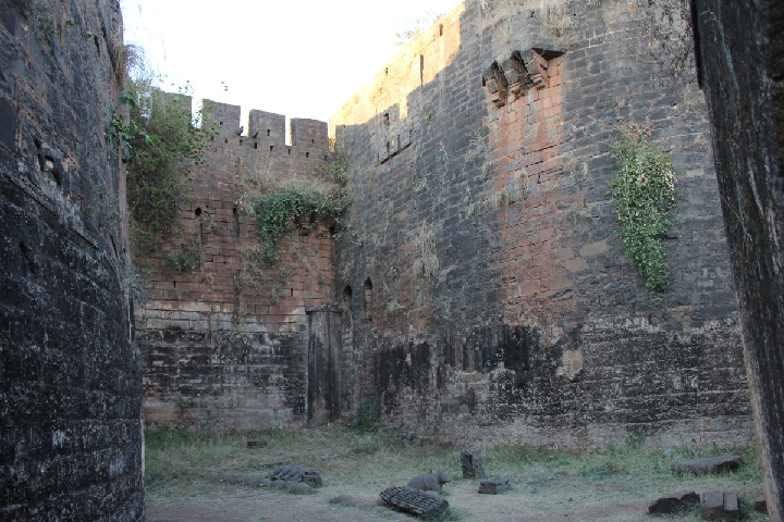 Basavakalyan Fort