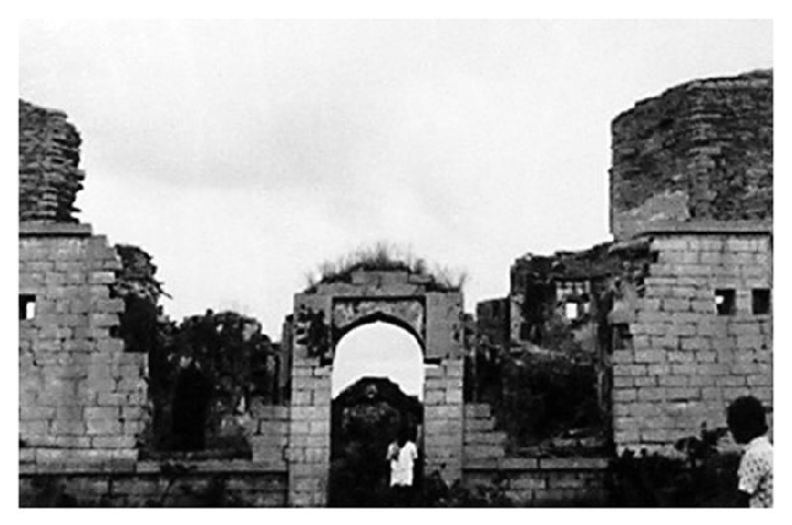 Practoor fort Entrance in 1980 4